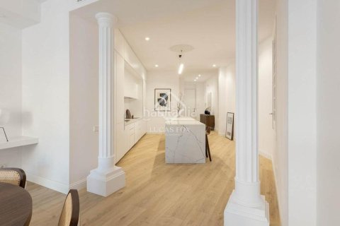 Купить квартиру в Старый город, Барселона, Испания с 3 спальни, 156м², № 2738 - фото 7