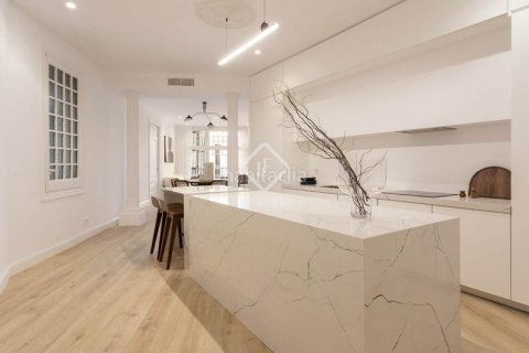 Купить квартиру в Старый город, Барселона, Испания с 3 спальни, 156м², № 2738 - фото 14