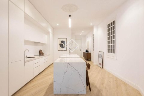 Купить квартиру в Старый город, Барселона, Испания с 3 спальни, 156м², № 2738 - фото 9