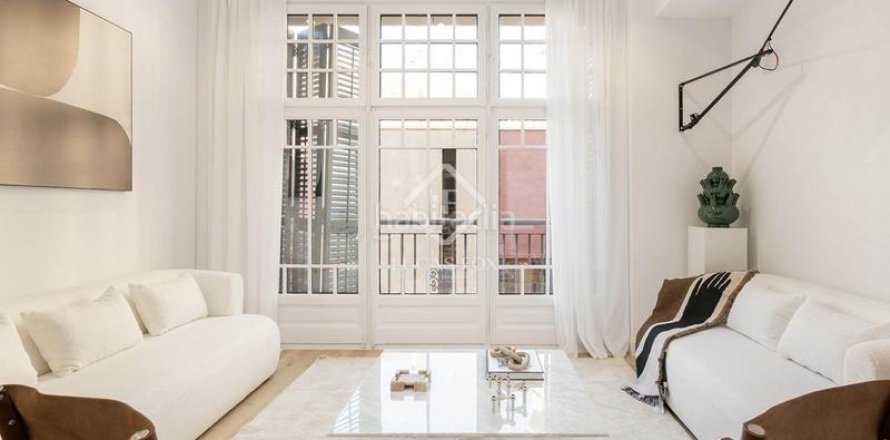 Квартира с 3 спальнями в Старый городе, Барселона, Каталония, Испания № 2738