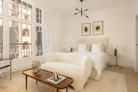 Купить квартиру в Старый город, Барселона, Испания с 3 спальни, 156м², № 2738 - фото 17