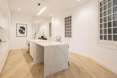 Купить квартиру в Старый город, Барселона, Испания с 3 спальни, 156м², № 2738 - фото 8