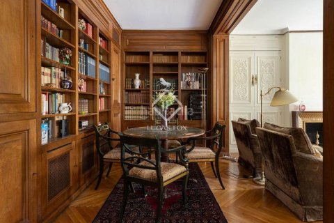 Купить квартиру в Барселона, Испания с 5 спален, 300м², № 2740 - фото 6