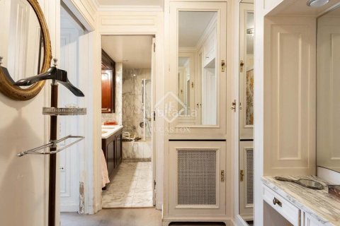 Купить квартиру в Барселона, Испания с 5 спален, 300м², № 2740 - фото 24