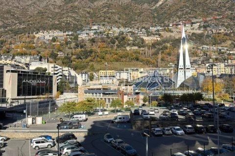 94 m² office à louer à Principado De Andorra (Ninguna Poblacion Tiene C.P.), Lleida, Catalonia, Spain № 6155 - photo 10