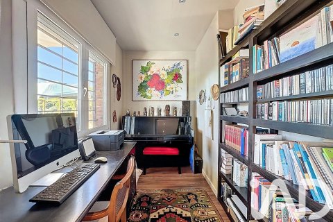 6 bedrooms house for sale in Teia, Barcelona, Catalonia, Spain № 4728 - photo 13