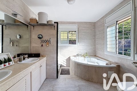 6 bedrooms house for sale in Teia, Barcelona, Catalonia, Spain № 4728 - photo 22