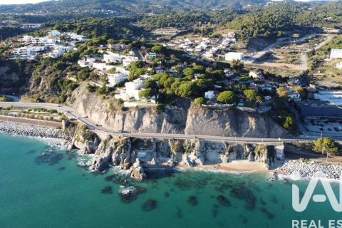 1789 sq.m. land plot for sale in Arenys de Mar, Barcelona, Catalonia, Spain № 4726 - photo 3