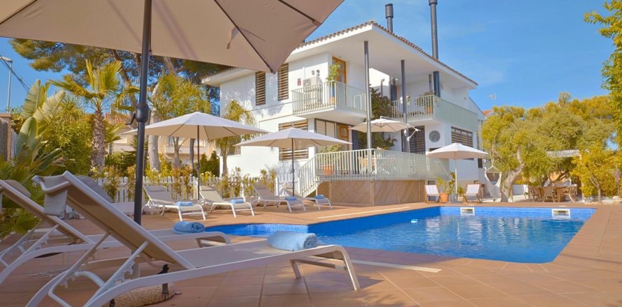 Вилла с 6 спальнями в Торредембарре, Таррагона, Каталония, Испания № 2809