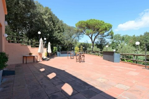 Купить дом в Вальгоргина, Испания с 16 комнат, № 1642 - фото 24