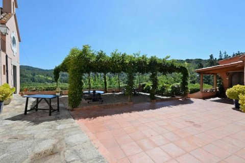 Купить дом в Вальгоргина, Испания с 16 комнат, № 1642 - фото 9