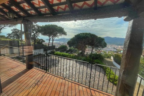 Купить дом в Сант-Фелиу-де-Гиксолс, Испания с 6 комнат, № 1643 - фото 10