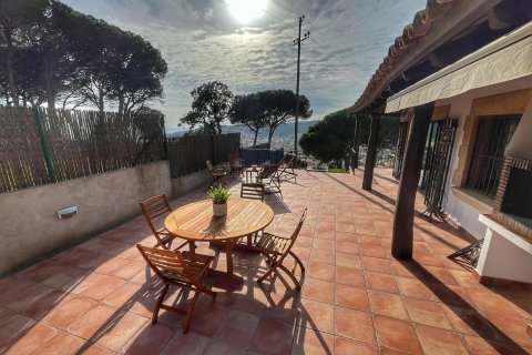 Купить дом в Сант-Фелиу-де-Гиксолс, Испания с 6 комнат, № 1643 - фото 9