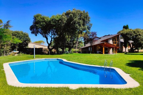 Купить дом в Сева, Испания с 9 комнат, № 1647 - фото 2