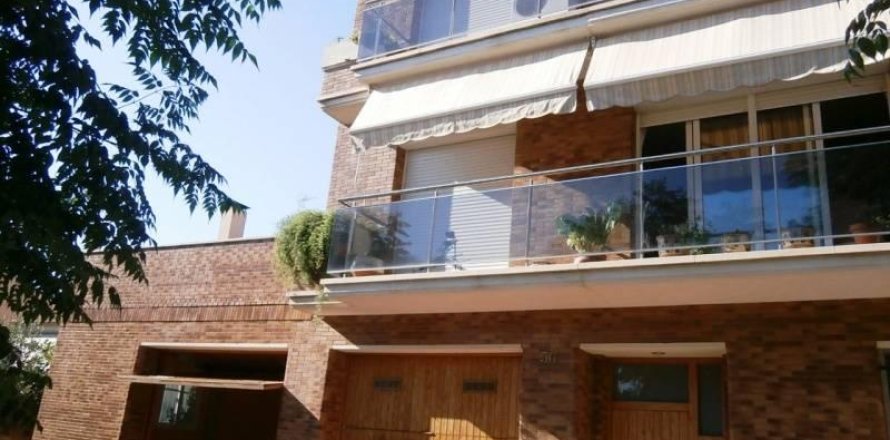 Вилла с 5 спальнями в Мартореле, Барселона, Каталония, Испания № 1148