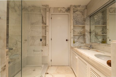 Купить виллу в Барселона, Испания с 9 спален, 706м², № 1144 - фото 24