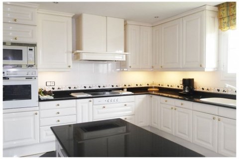 Купить виллу в Сан-Андреу-де-Льяванерес, Испания с 6 спален, 652м², № 934 - фото 9