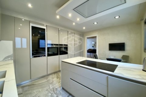 Купить квартиру в Барселона, Испания с 4 спальни, 220м², № 935 - фото 10