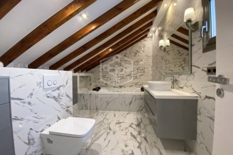 Купить квартиру в Барселона, Испания с 4 спальни, 220м², № 935 - фото 18