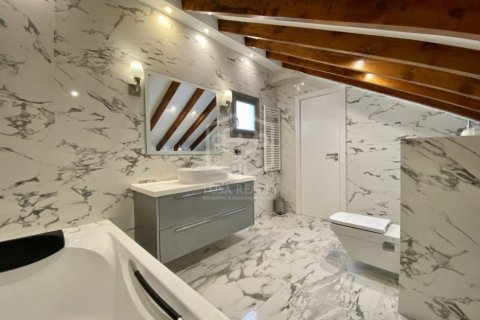 Купить квартиру в Барселона, Испания с 4 спальни, 220м², № 935 - фото 19