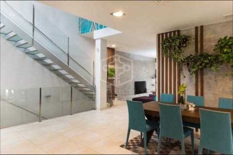 4 chambres villa à vendre à Sant Andreu de Llavaneres, Barcelona, Catalonia, Spain № 940 - photo 17