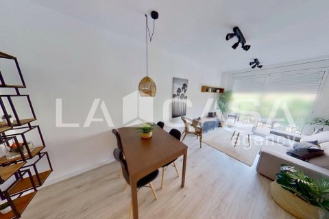 Квартира с 2 спальнями в Сант-Андреу, Барселона, Каталония, Испания № 2162