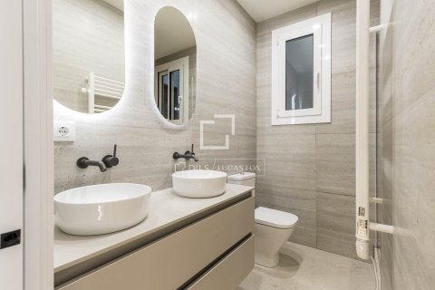 2 bedrooms apartment for sale in Barcelona, Catalonia, Spain № 6285 - photo 19