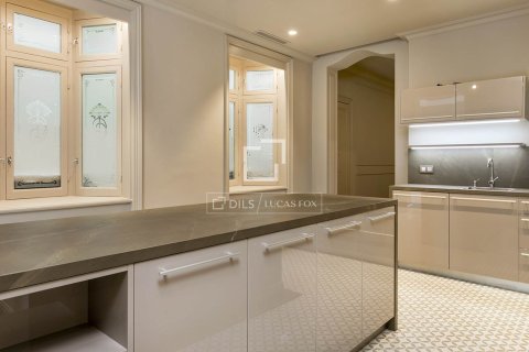 Apartamento de 3 dormitorios en alquiler en Barcelona, Cataluña, Spain № 4517 - foto 13