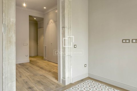 Apartamento de 3 dormitorios en alquiler en Barcelona, Cataluña, Spain № 4517 - foto 20