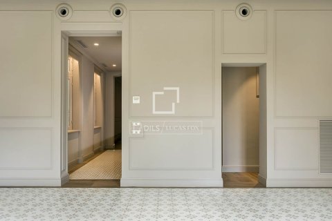 Apartamento de 3 dormitorios en alquiler en Barcelona, Cataluña, Spain № 4517 - foto 10