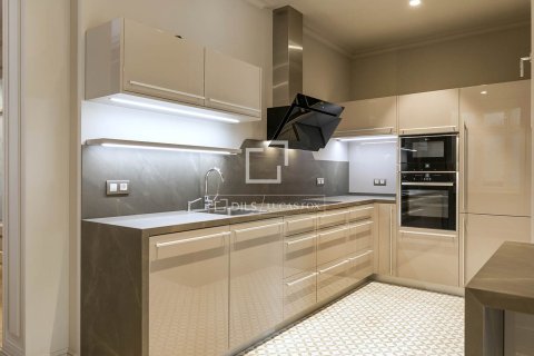 Apartamento de 3 dormitorios en alquiler en Barcelona, Cataluña, Spain № 4517 - foto 14