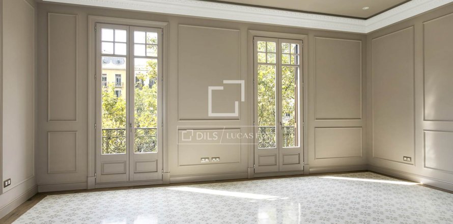 Apartamento de 3 dormitorios en alquiler en Barcelona, Cataluña, Spain № 4517