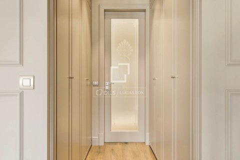 Apartamento de 3 dormitorios en alquiler en Barcelona, Cataluña, Spain № 4517 - foto 27