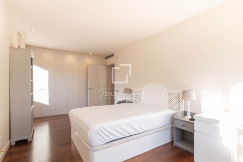 Villa de 6 dormitorios en alquiler en Sant Cugat del Vallès, Barcelona, Cataluña, Spain № 4522 - foto 26