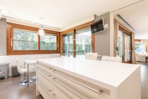 Villa de 6 dormitorios en alquiler en Sant Cugat del Vallès, Barcelona, Cataluña, Spain № 4522 - foto 7