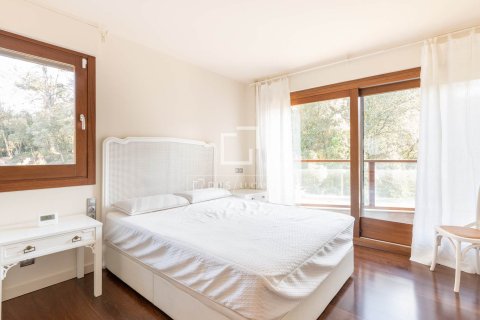 Villa de 6 dormitorios en alquiler en Sant Cugat del Vallès, Barcelona, Cataluña, Spain № 4522 - foto 17