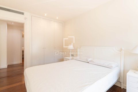 Villa de 6 dormitorios en alquiler en Sant Cugat del Vallès, Barcelona, Cataluña, Spain № 4522 - foto 24