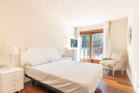 Villa de 6 dormitorios en alquiler en Sant Cugat del Vallès, Barcelona, Cataluña, Spain № 4522 - foto 23