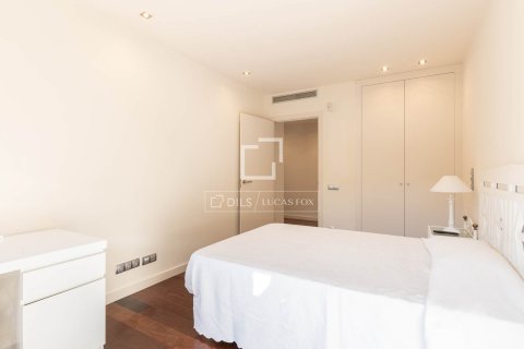 Villa de 6 dormitorios en alquiler en Sant Cugat del Vallès, Barcelona, Cataluña, Spain № 4522 - foto 21