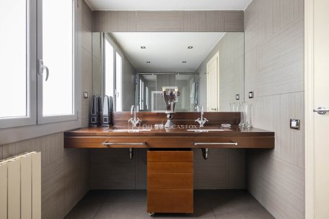 3 chambres apartment à louer à Barcelona, Catalonia, Spain № 4519 - photo 8