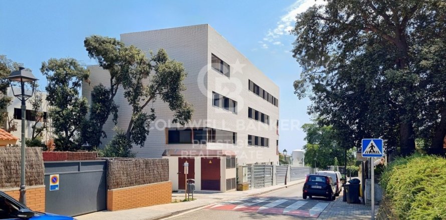 4 bedrooms apartment for sale in Sant Andreu de Llavaneres, Barcelona, Catalonia, Spain № 5875