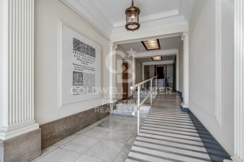 Apartamento de 3 dormitorios en venta en Barcelona, Cataluña, Spain № 5878 - foto 25