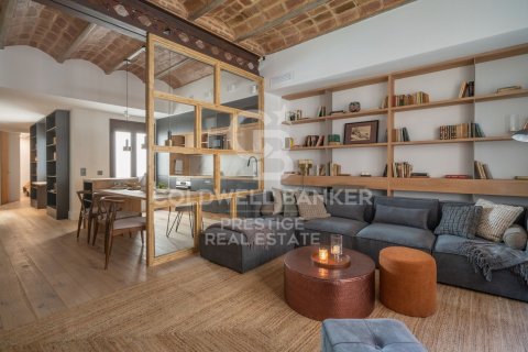 Apartamento de 3 dormitorios en venta en Barcelona, Cataluña, Spain № 5878 - foto 3