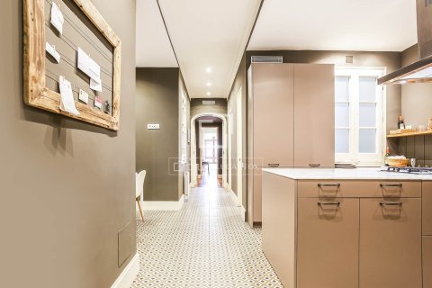 3 chambres apartment à vendre à Barcelona, Catalonia, Spain № 3962 - photo 11