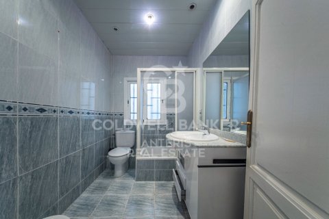 Купить квартиру в Барселона, Испания с 3 спальни, 127м², № 7732 - фото 16