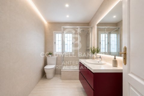 Купить квартиру в Барселона, Испания с 3 спальни, 127м², № 7732 - фото 17