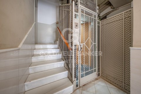 Купить квартиру в Барселона, Испания с 4 спальни, 127м², № 7731 - фото 3