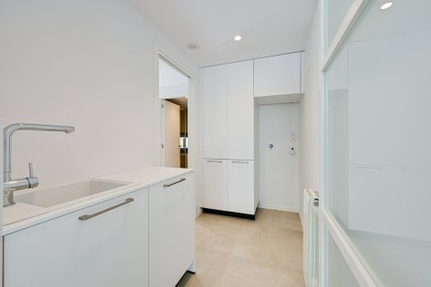 Купить квартиру в Барселона, Испания с 5 спален, 255м², № 1287 - фото 18