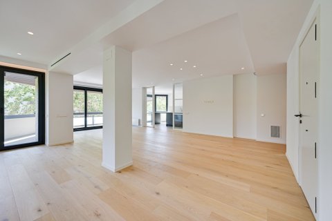 Купить квартиру в Барселона, Испания с 5 спален, 255м², № 1287 - фото 8