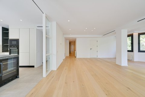 Купить квартиру в Барселона, Испания с 5 спален, 255м², № 1287 - фото 29